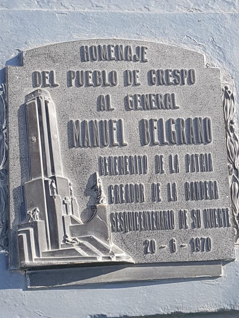 Placa conmemorativa en el monumento al General Manuel Belgrano
