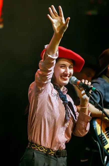 sele vera cantante de folklore romántico en actuación